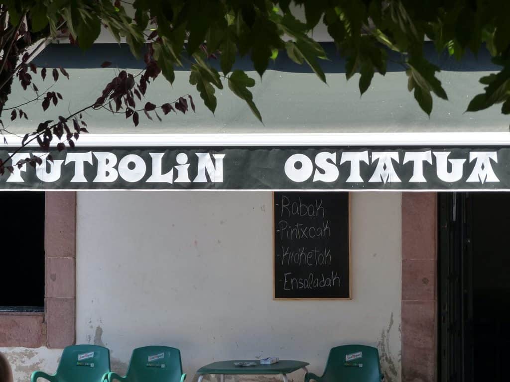 Futbolín Ostatua