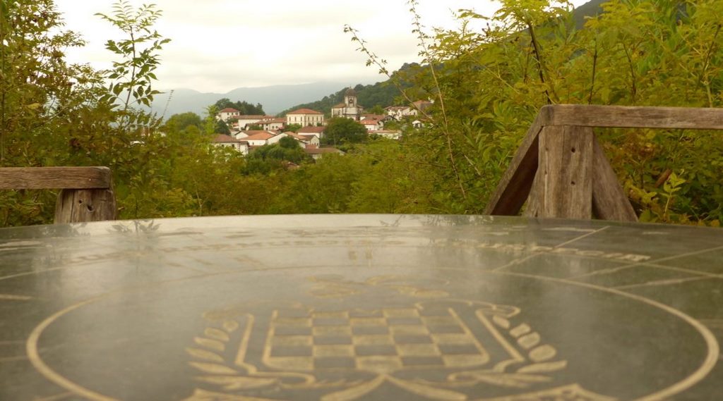 Mesa panorámica de Zugarramurdi