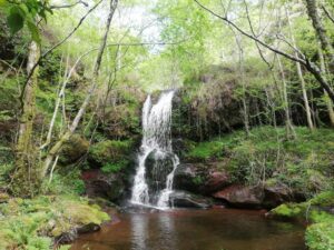 Cascada cerca de la Peñas de Itsusi (Baztan). Foto cedida por Casa Rural Istarbey